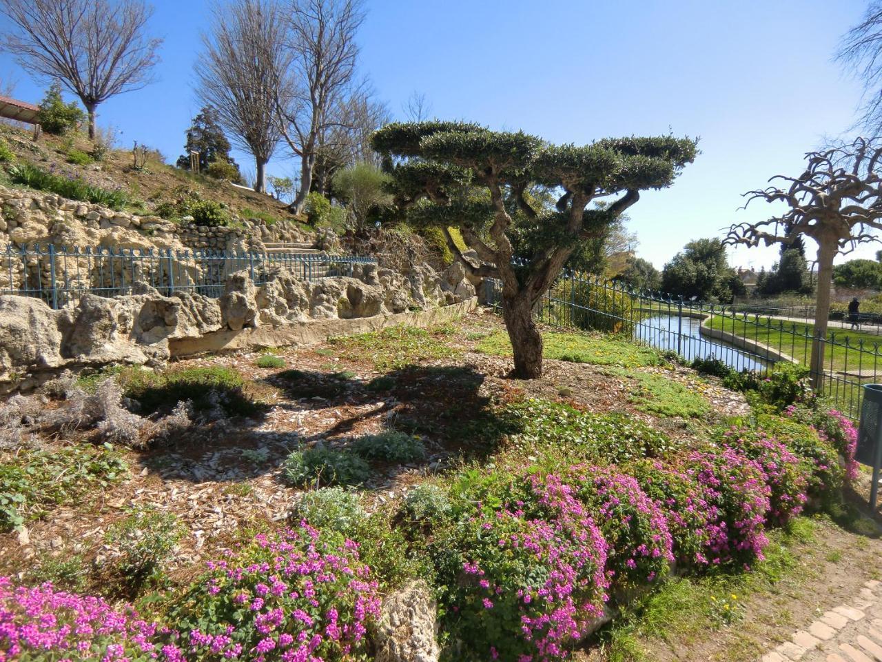 Hotel Las Cigalas Villeneuve-les-Beziers Bagian luar foto